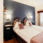 Altstadt Stadtkrug Hotel 4*