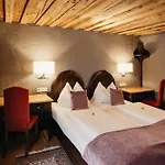 Altstadt Stadtkrug Hotel