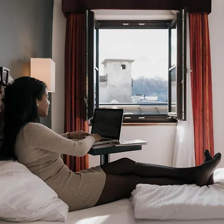 Altstadt Stadtkrug Hotel 4*