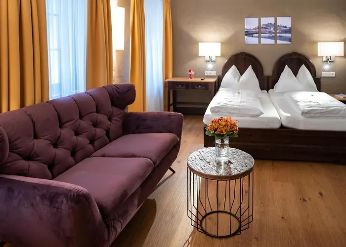 Altstadt Stadtkrug Hotel 4*
