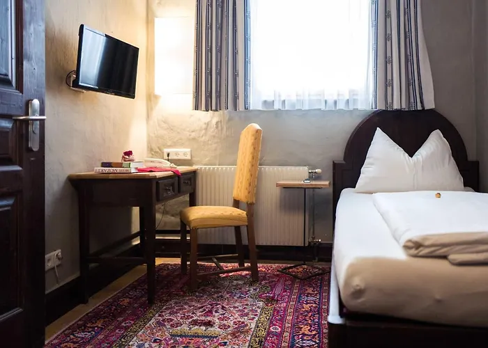 Altstadt Stadtkrug Hotel 4*