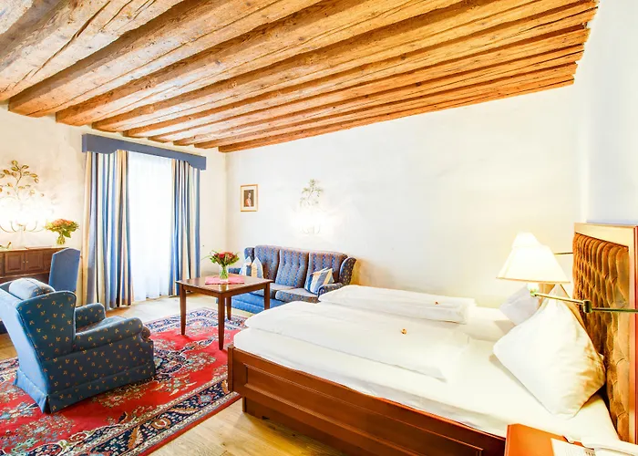 Altstadt Stadtkrug Hotel 4*