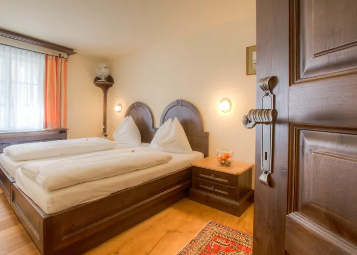 Altstadt Stadtkrug Hotel 4*