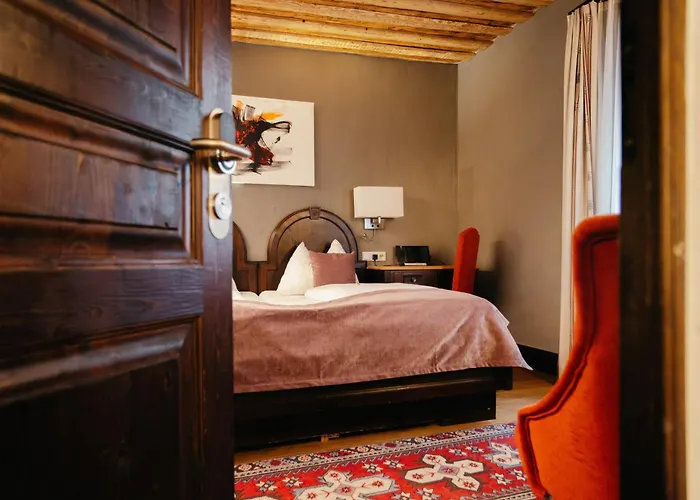 Altstadt Stadtkrug Otel 4*