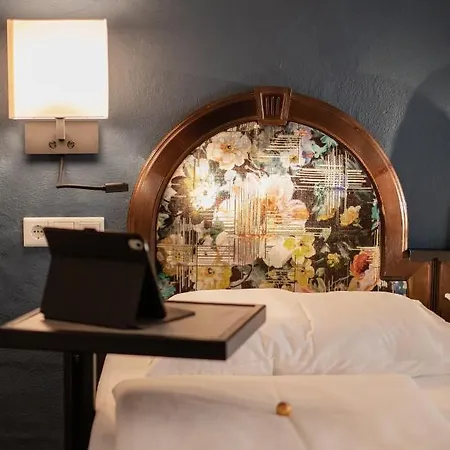 Altstadt Stadtkrug Hotel 4*