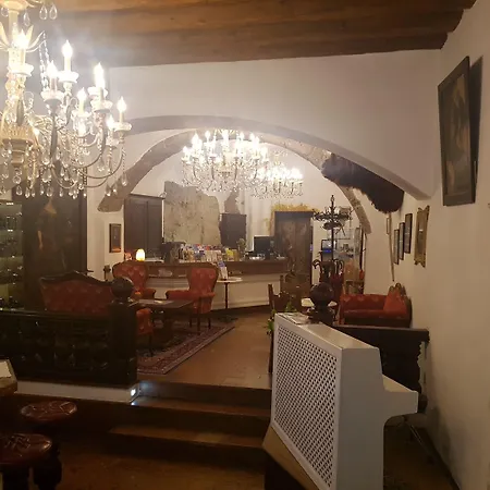 施塔特克鲁格老城区酒店