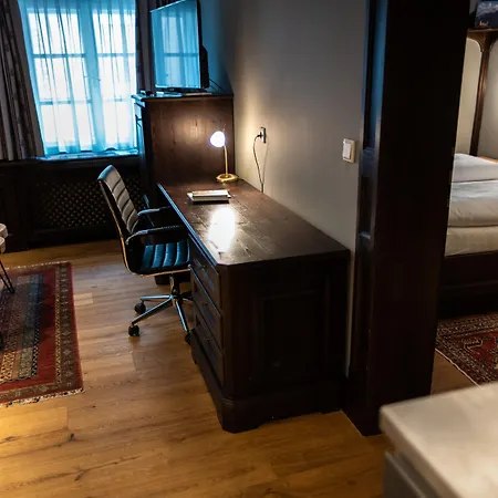 施塔特克鲁格老城区酒店 酒店