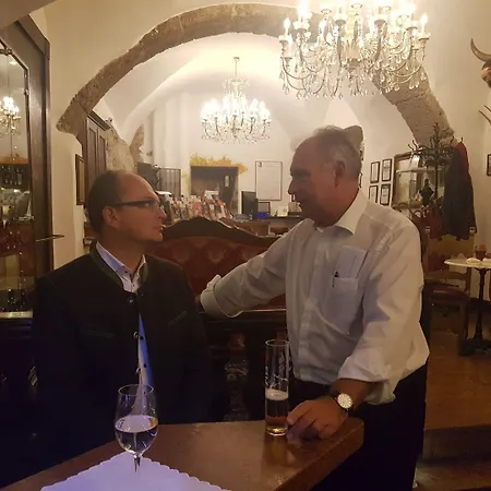 מלון Altstadt Stadtkrug 4*