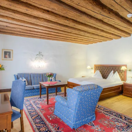 מלון Altstadt Stadtkrug 4*